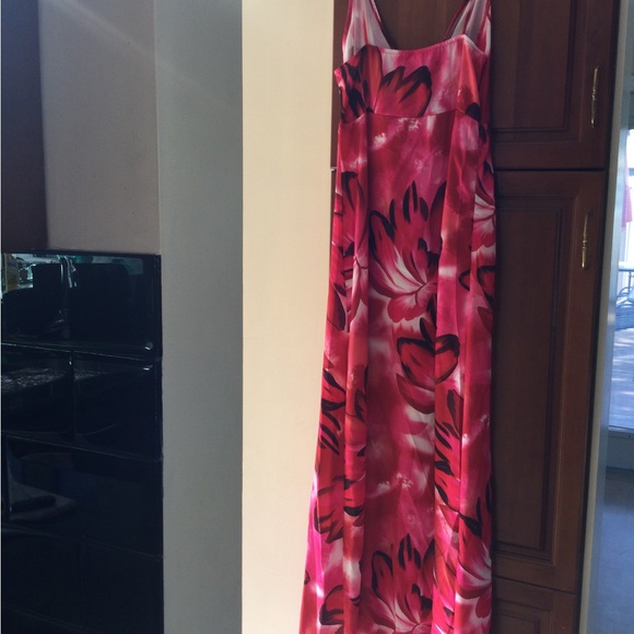 Maxi dress size medium - Picture 3 of 3